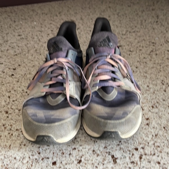 Adidas’s runner size 6.5 - Picture 2 of 3